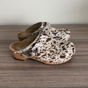 Women’s Cowhide Clogs